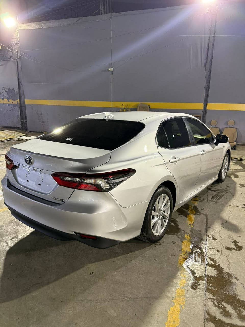 كامري 2024 
وارد ياباني يعني ستيرن يمين محور تحوير دبي
الحادث فقط بنيد مبدل ودعاميه 
ماشيه 12 الف كيلو 
هايبرد السياره جديده اي نقص مابيه 
السعر 165 مرقم باسم المشتري 
***********
