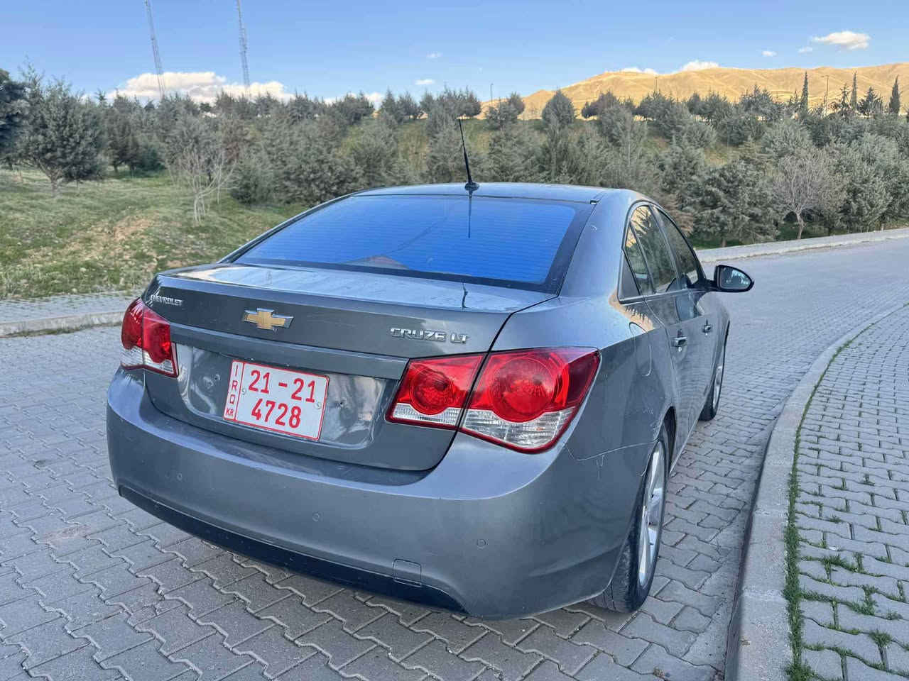 شۆفلێت کروز ٢٠١٠ 
ساخ ساخ مالی مەدەنی بەشەرت 
فول مواسەفاتە .
مەکینە ئۆپترایە گیر و مەکینە بە شەرت 
ساخە و هیج دەعمی نیە بەس یەک دوو پارچەی پەمپە بەبی دەعم،
نرخ 48 وەرەقە و مەجال 

0774 151 1998 السليمانية, العراق
