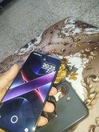 POCO X7 pro نضافة 100٪ ذاكرة 512/12RAM السعر ٤٥٠٠.٠٠ اتصال واتساب  077...