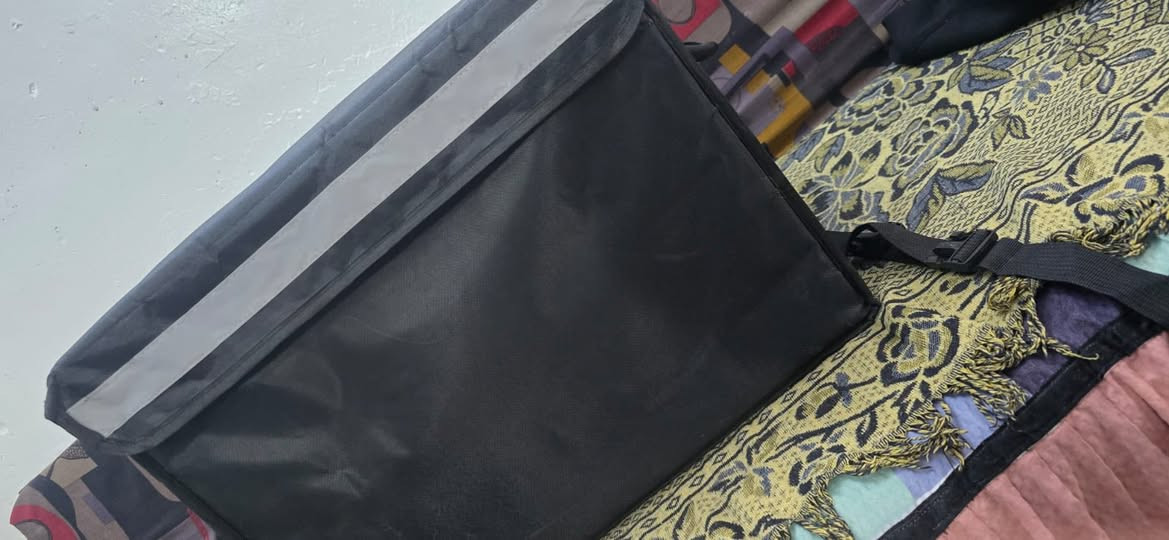 السلام عليكم صندوق دلفري جديد ما مستعمل السعر 20 الف التواصل فيس و وتساب ***********
