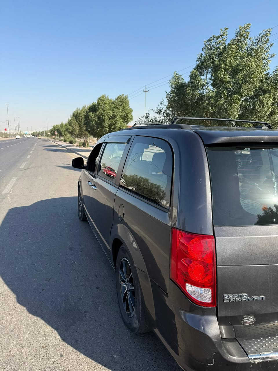 دوج كرفان موديل ١٩ فئة جي تي بوب كهرباء جنطة كهرباء تخم تاير جديد السيارة ما بيه اي شي نقص ماشية ١٦٠ وقابلة للزيادة السبير بوضعية الشركة ما نازل السيارة بسمي ثاني يوم تحويل رايده ١٩٥ وبيه مجال 
 للاستفسار الاتصال على الرقم ***********
