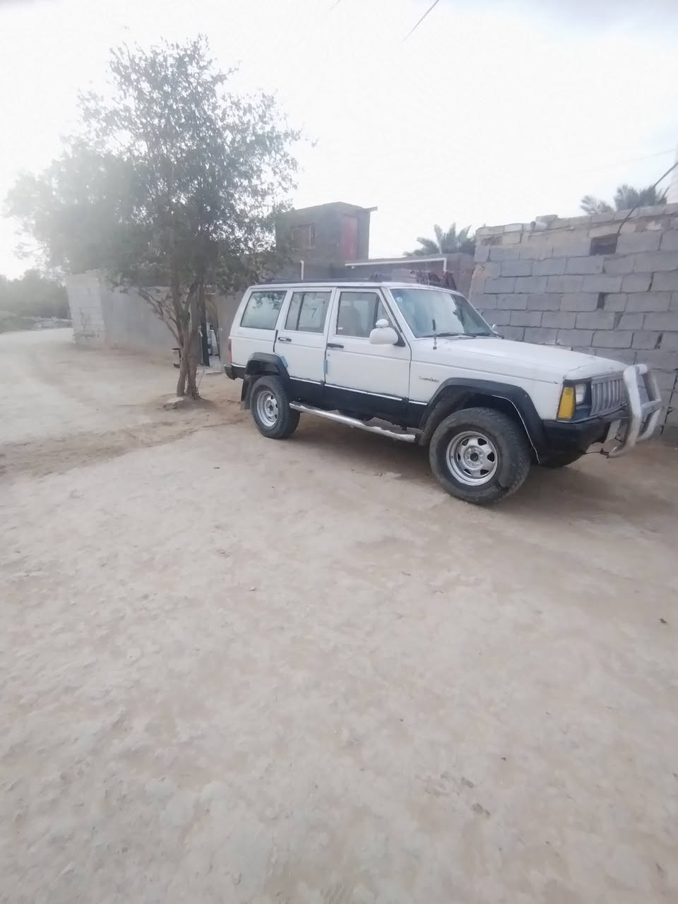 سلام عليكم جيب شوراكي موديل 91 مكينه وكير شرط بطه ترهم مراوس حسب لقناعه مكان سياره ديوانيه الحمزه شرقي سعر 36وبيه مجال سيار مابيه نقص كرهبايات كله شقاله تايرات 4جدد حداديه وره وكدام جدد ***********
