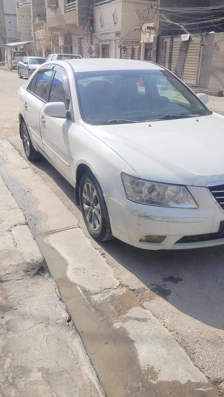 السلام عليكم 
/////مكلف بالنشر//////
سوناتا 2010
مكينه 2000 رقم بغداد ... 
كير ومحرك جيد جدا تبريد شغال 
طخم تاير ..  ... 
السعر 95  وبيها مجال . الاتصال 
***********
واتساب ... بغداد, العراق
