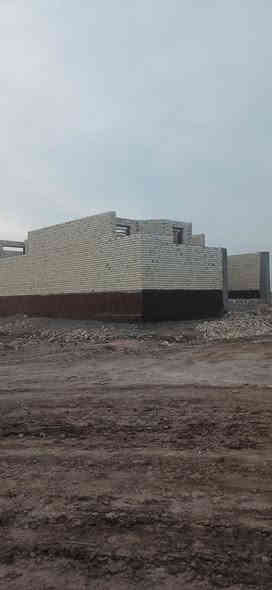 هيكل لبيع غير مسقف جهاز لإسكان تكدر تسحب عليه قرض  ثاني قطعه عن الشارع العام المساحه 150 بناء درجه أوله طابوك جمهوري واحداديه درجه اولي وشغل كله درجه أوله البناء غرفتين وصاله وحمامات داخليه وخارجيه استقبال ومطبخ لاستفسار اكثر اتصال عله الرقم ( ***********) (***********)
