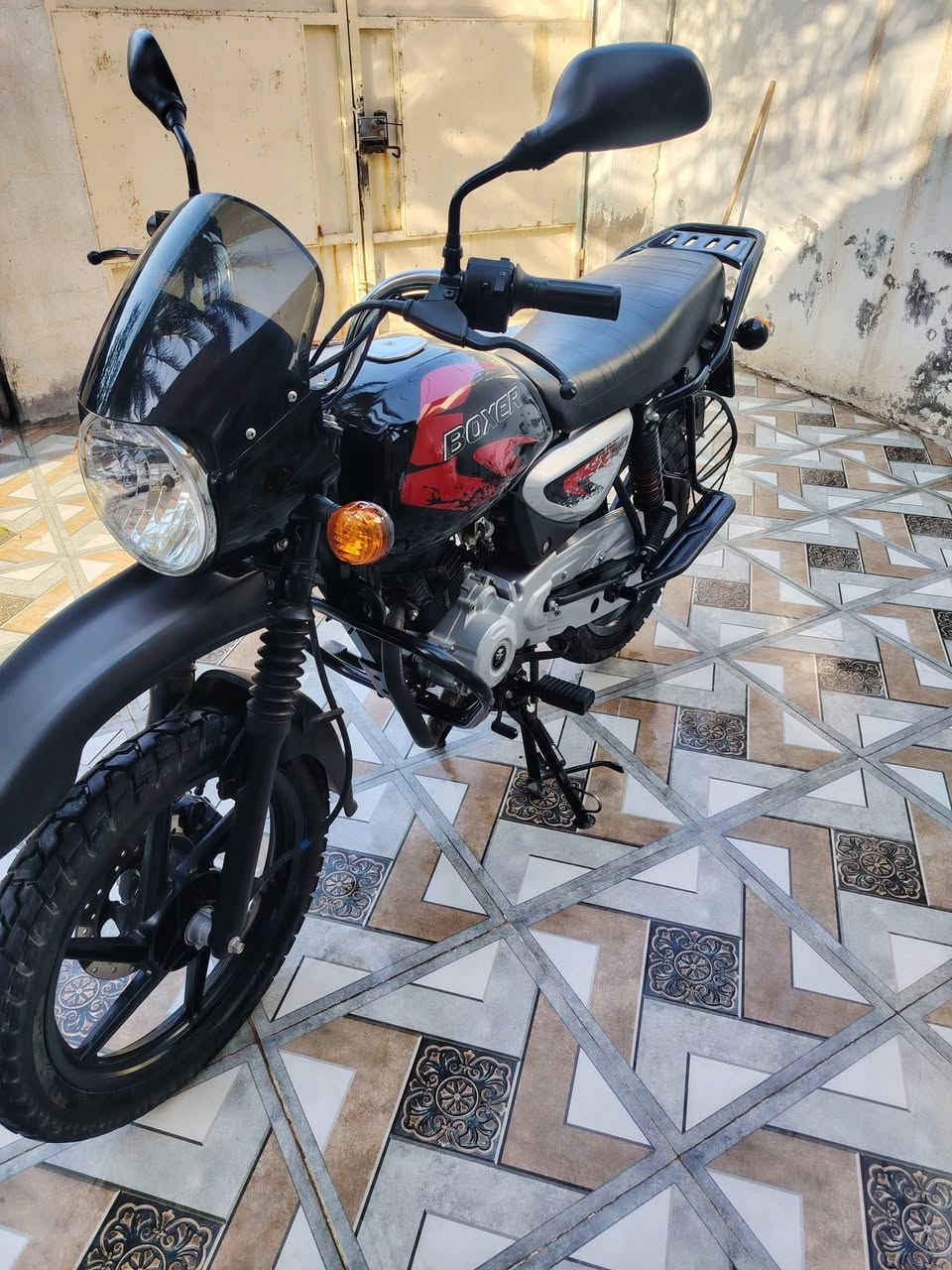 بوكسر موديل 23 نازله بـ25
ماشيه 15 ألف حقيقي
رقم ديالى بأسمي
***********
