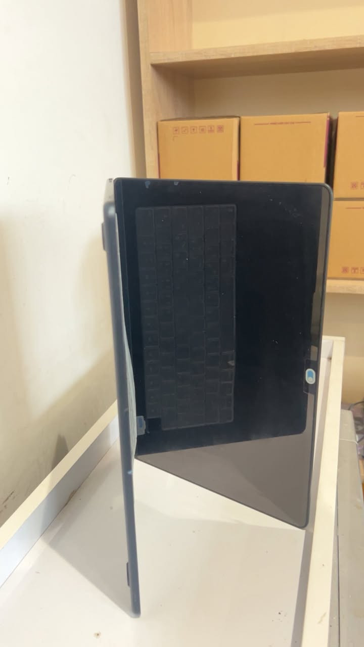 السلام عليكم اخوان 
للبيع بسعر 1.300 وبيها مجال قليل جداً‏
MACBOOK AIR 15 Inch M4💻
تاريخ الاصدار 2025 🔰
‏
256GB - 16 GB✅
بعدها داخل الضمان ❇️
نظافة 100‎%‎✅
بطارية 100‎%‎ ✅
⚠️عدد دورات شحن البطارية 23 دورة شحن ♻️

استخدام جداً قليل " الملحقات كاملة " 🔆
⚠️عليها بكچ حماية متكامل من لاسق شاشة + كفر حماية كامل + جلاتين كيبورد 
العنوان : بغداد شارع فلسطين 
رقم الهاتف : ***********
