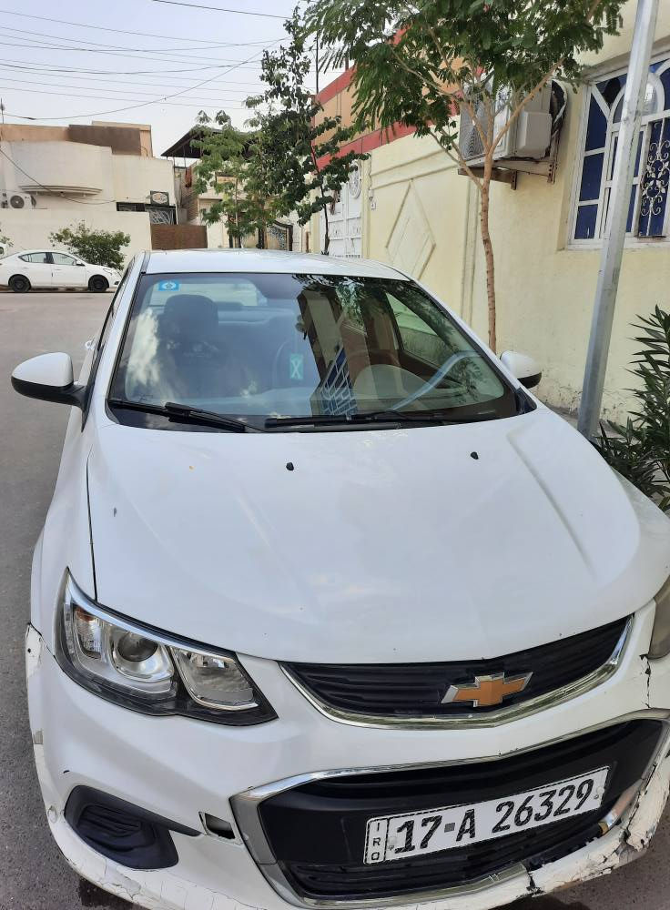 سيارة شفروليت افيو سونيك مديل 2018 وارد أمريكي ضربة جاملق أمامي جهه السايق سيارة نظيفه و دواخل كلش نظيفه تدفئة وتبريد ثلج حدادية جديدة قبل فترة بسيطة مبدلهه السيارة بسمي سنوية جديدة الحد 2030 رقم الدولي الجديد السعر 75 بيها مجال مكاني ياسين خريبط العابرات 
*********** البصرة, العراق
