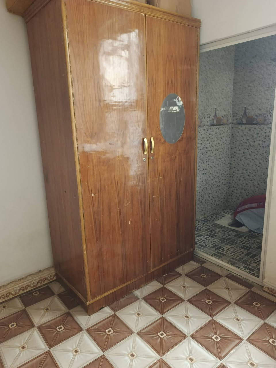 كناتير ثنين ابو الثنين + زاوية 
صاج داخل وخارج شغل عراقي نجارة خاصة نظافة ٩٠٪
الكنتور الاول ١٦٠ الف الثقيل 
الكنتور الثاني ١٢٠ الف و الزاوية ٧٠ الف 
اذا تاخذهن كلهن شلع ٣٢٠ الف 
*********** واتساب الشعلة قطاع ٨
