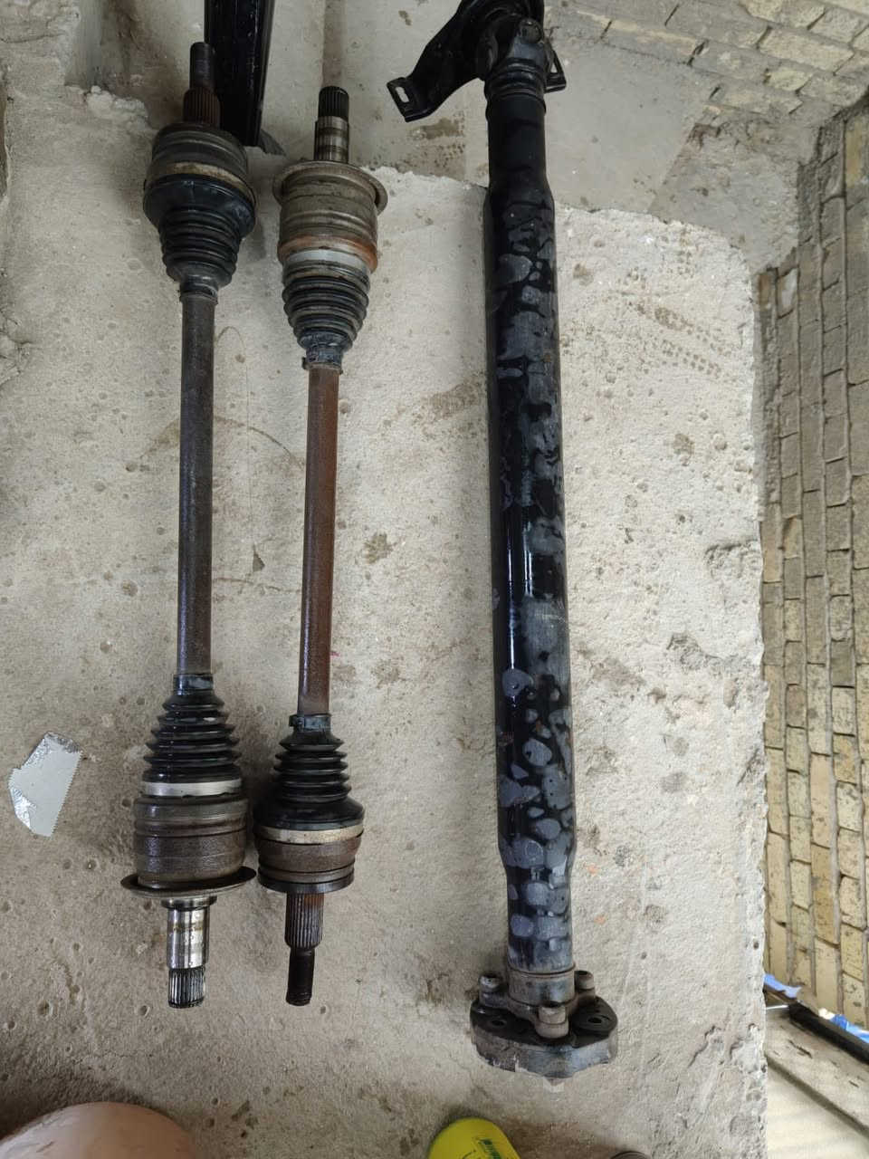 سلام عليكم شباب
للبيع نضيفات شرط عل شد 
حورت مال هيمي واريد ابيع 
كاردن+ درايمات 
بغداد سريع الدوره ***********
