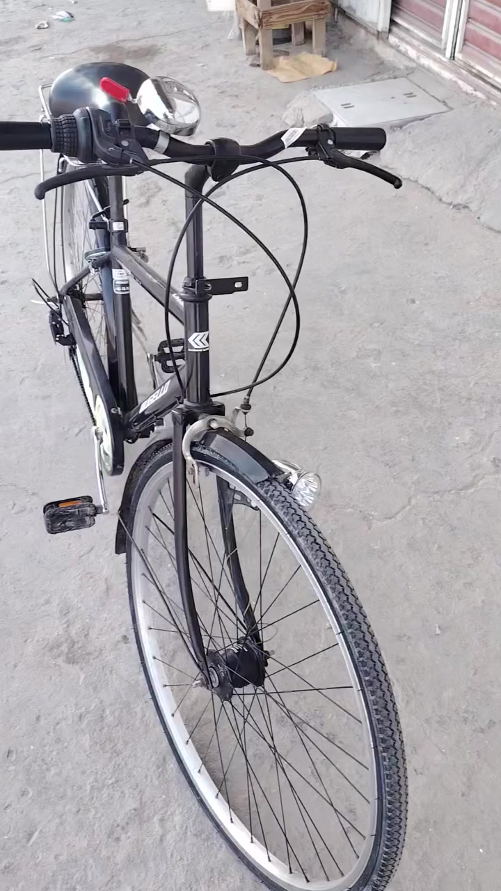 بايسكل ياباني باله  نظافه 90٪  استفسار ع هذا رقم ***********
السعر ١٢٥ وبيه مجال
