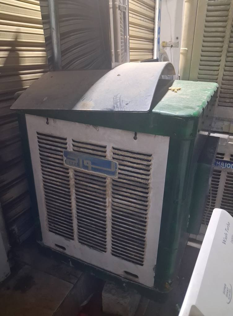 مبردة بو فورتني باقزه بي عيبه هه ردو سرعه شول دكه ن سعر 80 هزار 
مبردة للبيع نظيفة شغالة سرعتين بشرط سعر 80 الف 
*********** دهوك, العراق
