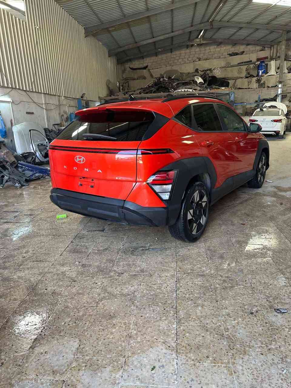 السلام عليكم هونداي كونا 2024 نص بنيد الصبغ معمره وجاهزه بالمنطقه الحره السعر  115 الاستفسار الاتصال ***********
