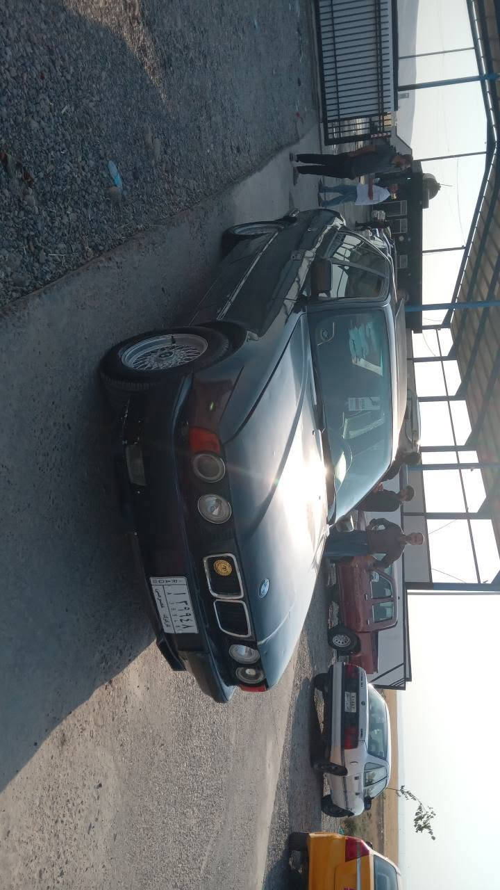 بە ناوی خوای گە ورە/BMW 525 مودێل 1990 فول مواسە فات بە س گێڕی عادییە جام کارە بای سە قف سلات تە بریت  مە کینە کە پسی دیجیتاڵ گێڕوومە کینە ی بە شە رتی فیتە ر تە قە وڕە قە ی بە شە رت سە یارە کە بێ مە سرە فە ماڵی دۆستە ڕە قە م کرکوکە سە نە وی پلاستیك هه تا2029 تازە یە تە حویل بڕاوە مووس بە شە رت کارتی بە نزینی هه یە نرخی 40 گە ڵاو معامە لە یکی کە م ژمارە مۆبایل  ***********
*********** 
هاوڕیان گۆڕینە وە و قیستم نییە بەس فرۆشتنە 
لە سە رئیزنی ئادمین شمشمل, السليمانية
