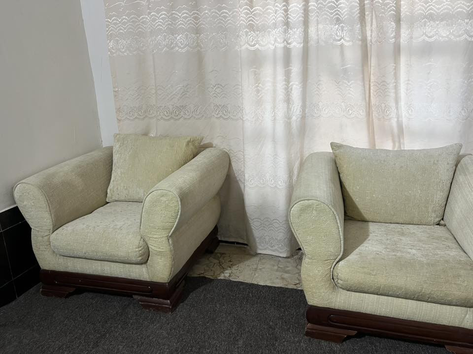 أغراض مستخدمه للبيع أسعار مناسبة التواصل على الواتساب ***********
