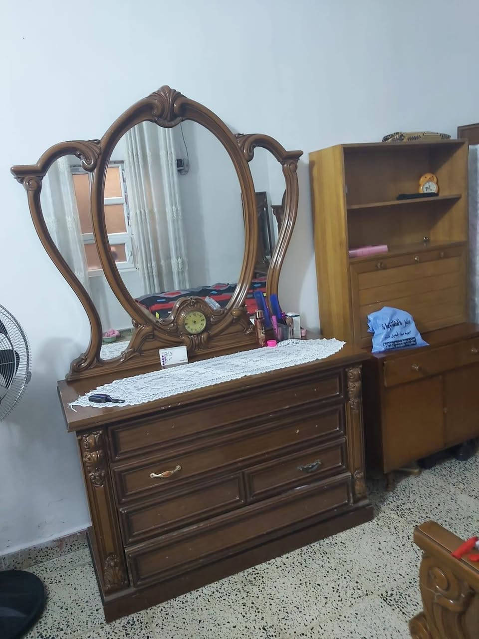 السلام عليكم غرفه نوم للبيع خشب إيطالي للإستفسار الاتصال على الرقم ***********
