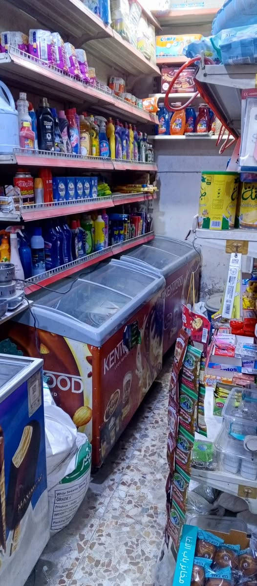 سلام أن شاء الله بخير أسواق للبيع الشعلة شارع الامين أم نجم تحتوي ع 5 برادات عامودية و 4 برادات سطحيه وسبلت جديد ( بالنسبة للسعر تجي تقيم باليرضي الله وبالعافية على الي ياخذها بعد شغلات بالمحل للاستفسار (***********) حبايب والله السبب طلع دوامي والحمد لله تحياتي للجميع
