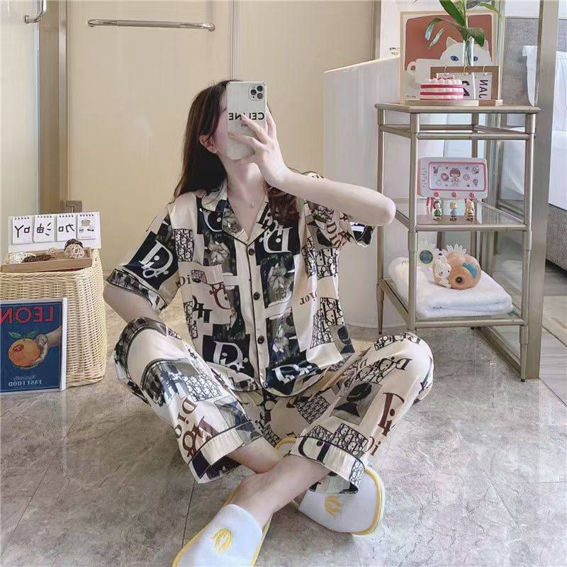 جديد الأخوين قسم الملابس 
تراك ستن نسائي اكو مشجر واكو ساده 
#السعر 5.000 الاف 
سعر الدرزن 50 الف 
العنوان ذي قار قضاء الفجر خلف مدرسة صنعاء مجمع الاخوين 
الأخوين للاحذية والحقائب


**إذا كنت صاحب هذا الإعلان وتريد حذفه لأي سبب، رجاءا أرسل رسالة إلى الدعم الفني**