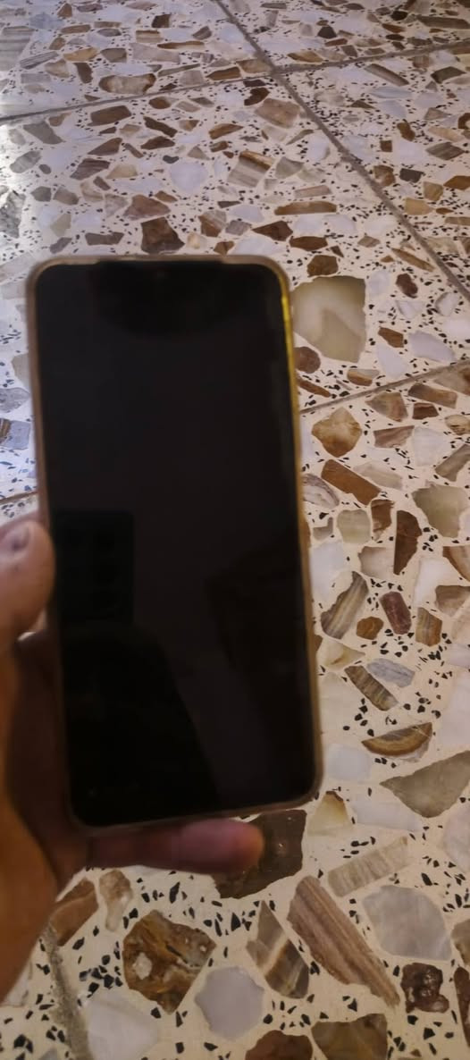سلام عليكم جهاز reaIme  جهاز مستعمل بدل شاشه اصليه وكاله السعر 50  الف  واتساب  *********** فقط واتساب اتصل واني بل خدمه
