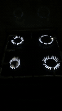 للبيع 
طباخ اربع عيون نظيف جدآ مع فرن غير مستخدم
سعره 100 
***********
