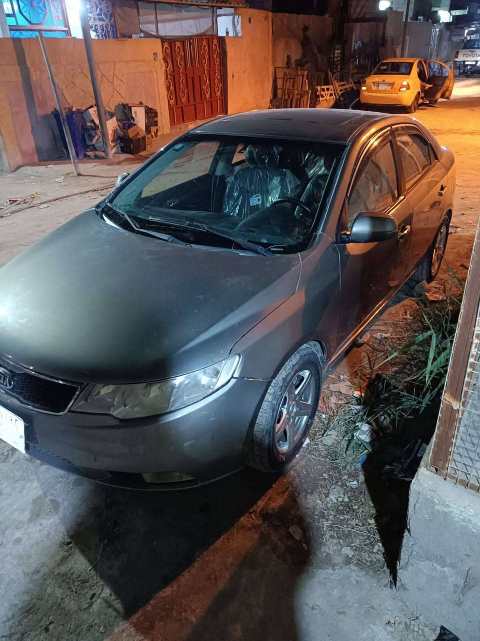 كيا سيراتو
موديل 2012
تبريد ثلج 
تخم تايم 
حدايده جديده
محرك 1600 مكفول
لايت زينون 
شاشه وكامره
هذن بابين بيهن شخط موضحات بصور
وجاملغ خلفي بي ضربه
رقم وسنويه جدد
السعر 75
*********** البصرة, العراق
