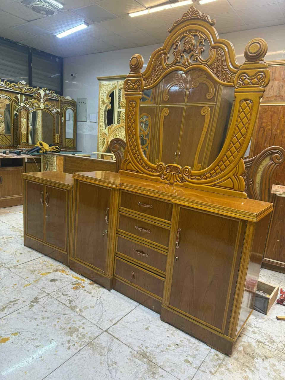 ***********اتصال غرفه صاج داخل خارج صاج ٥ ملم
السعر ٨٥٠ ٨٠٠ قفل
شد نقل داخل بغداد مجاني
نضافه ٩٠ 
٨ قطع 
صاج خشب  طبيعي  فول🚪🚪‼️
