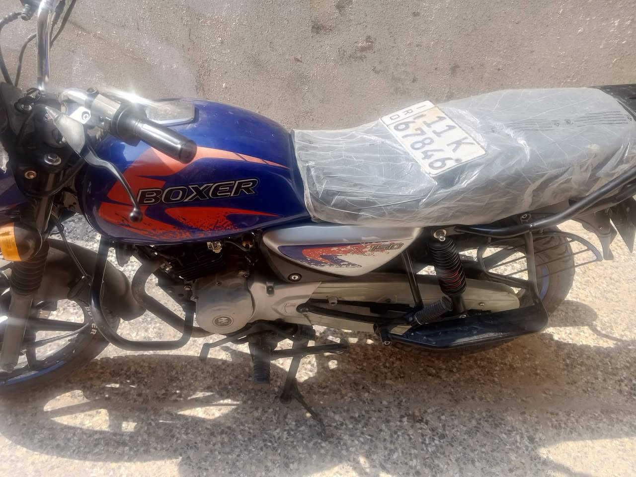 مره خصت ال ادمن 
دراجه بوكسر موديل 23 
دراجه مرقم بغداد سنويه ثاني يوم تحويل 
دراجه نضيفه تعال وافحص وبل خدمه 
دراجه رايدها ب2.400
عنوان بغداد رقم تلفون ***********واتساب او سيمكارت+مازنجر ماجاوب عليه
