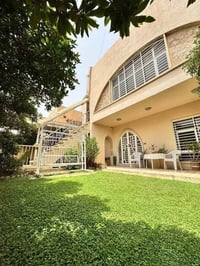 الموصل حي للمهندسين • 322م • طابقين 5غرف