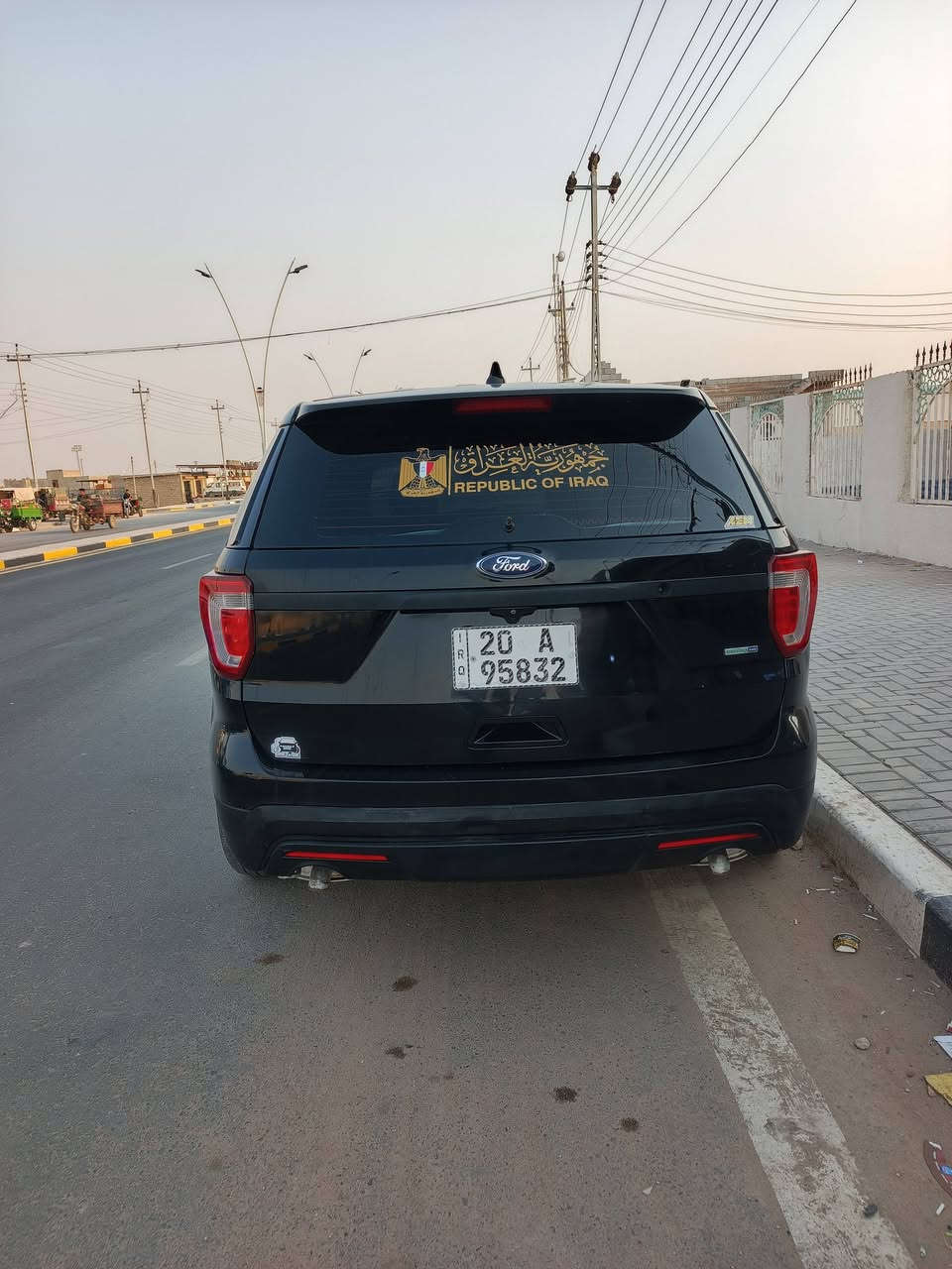 سلام عليكم  فورد اكسبلور بوليسي البيع او مراوس  2017 
حادث دعاميه امامي فقط مامفتح اي قطعه بل سياره سياره مصبوغه عام لين البوليسي يجي لونين سياره 5 راكب 6 سلندر  3700 مكينه كير جدد توه شادهن 
منضومه تبريد كله جديده حداديه جديده درايم شفت جديد 
تخم تاير جديد ويل بوليسي اصلي سياره جاهزه
سعر135 وبيه مجال 
مكاني البصره شط العرب الحوطه 
***********
