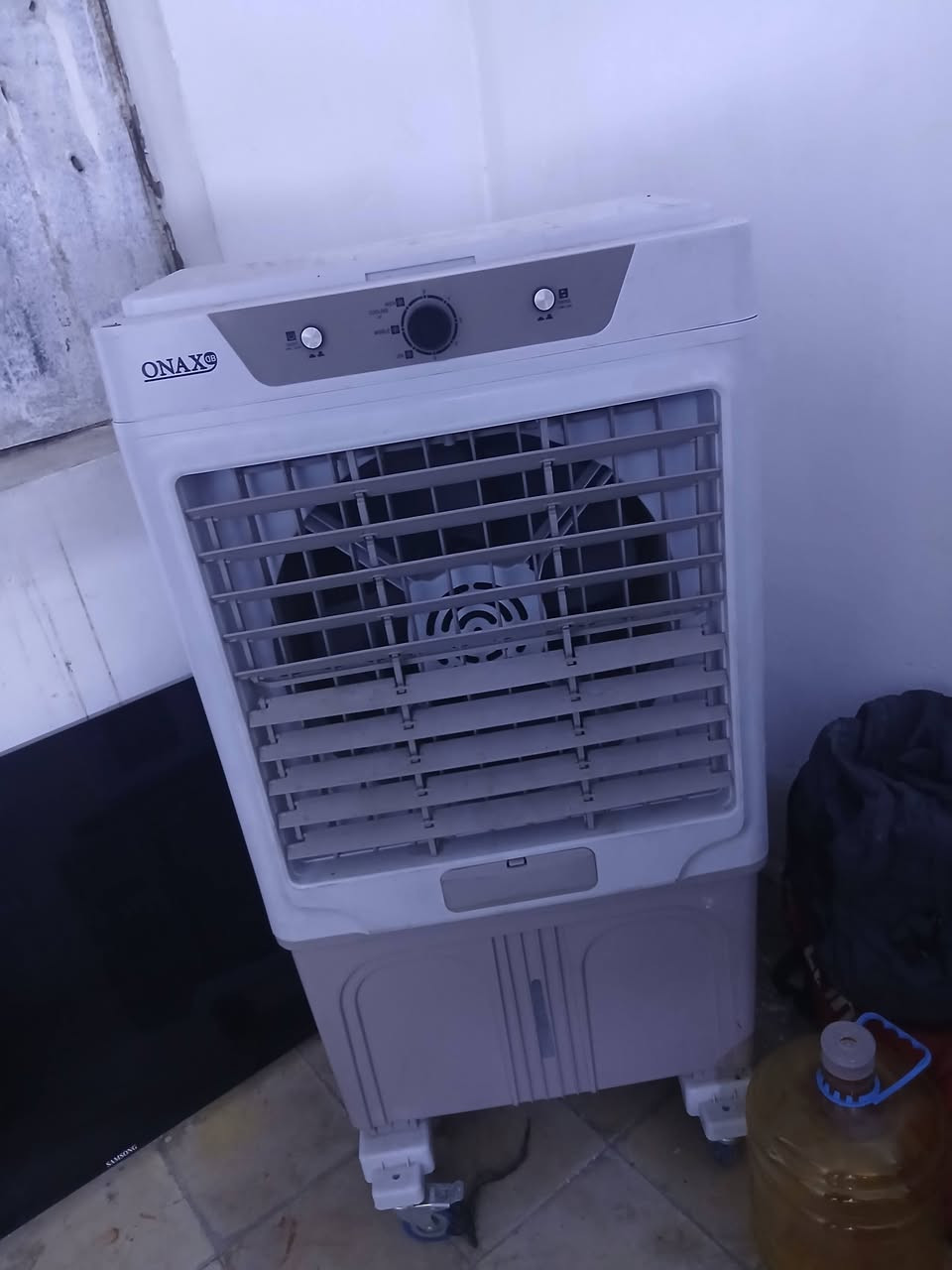 اغراض مستعمله للبيع العنوان بغداد شارع فلسطين ***********
