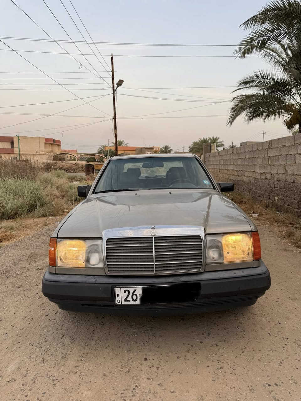 مرسيدس دب E200 موديل 1992
كشر بلادي صبغ قليل 
رقم صلاح الدين إنكليزي لل 2030
تحويل مباشر 
محور مكينه وكير ياباني  VVT 3000  لاصرف ولاتنقيص ولابخار جدد حاوية 
غرفتها نظيفة
منظومة بانزين مسويلها إدامة 
سيرفس كامل للمكينة بلكات وبخاخات ودكشن بارد 
منظومة التبريد كاملة جان يشتغل ولف الكمبريسر  طك وراح الغاز 
كافة تفاصيلها مذكورة وتجي وتشوف بعينك للاستفسار الاتصال
 ***********
مكانه صلاح الدين الضلوعيه 
سعرها 57$ ورقه
