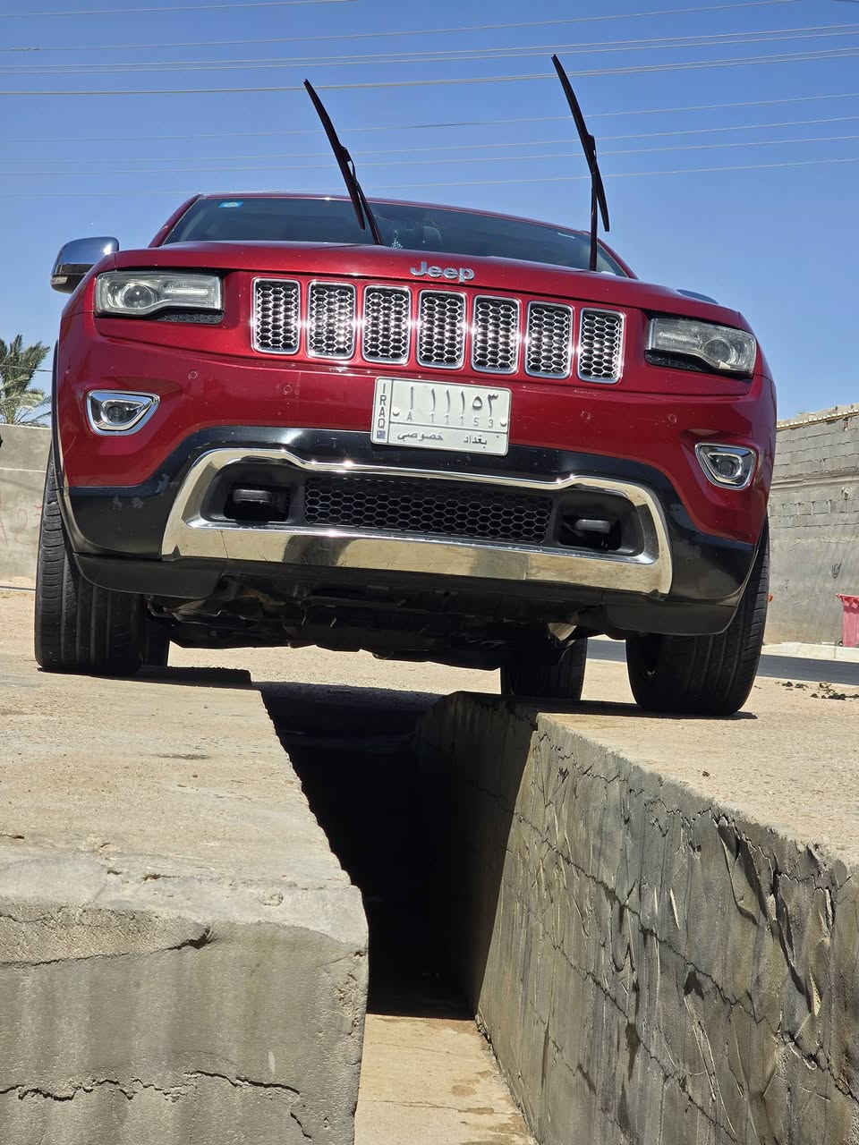 السلام عليكم ورحمة الله..
للبيع جيب لمتددموديل 2014 فول
((خليجي)) مكفوله كفاله عامه 
عدا البنيد مرشوش كلير اثر نگراش فقط اباقي كفاله 
رقم بغداد بسمي تحويل
ماشيه  128 الف كيلو 
الموديل :2014
المحرك : 5700 هيمي  
المواصفات : 
* نظام السرعة المحددة. 
* المرايا الجانبية قابلة للطي كهربائيا. 
* سقف بانوراما . 
* شاشه كبيرة 
* نظام الخرائط (GPS) .
* المصابيح الأمامية زنون LEB
* دخول ذكي. 
* بصمة 
* تشغيل عن بعد .
* الصندوق الخلفيي كهربائي . .
* ذاكرة لحفظ وضعيات الجلوس للسائق
* المقاعد الأمامي كهربائي.
* المقاعد الأمامية  تبريد وتدفئة .
* المقاعد الخلفية تدفئة . 
* حساسات امامية. 
*حساسات خلفيه.
* محدد سرعة . 
 *بعد بيه مواصفات ممذكوره
السعر 204 وبيها مجال قليل جداً 
للاستفسار ***********
مكان السياره البصرة
