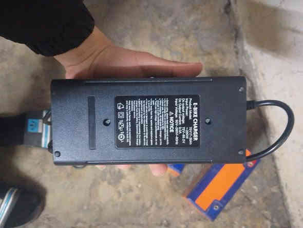 ابيعك علفحص وشرط مكاني ايسر قدس 65
***********  شاحنه 6 بتريي
