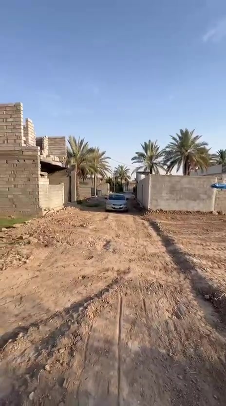 قطعة ارض للبيع مربعة الشكل المساحه 150م واجه 12ونص ونزال12ونص المدائن سلمان باك خلف البانزخانة مال المدائن قرب جامع السلام موجودة كل الخدمات من ماء. وكهرباء ومدفونة  ومشموله بلطابو التواصل على الرقم ***********
