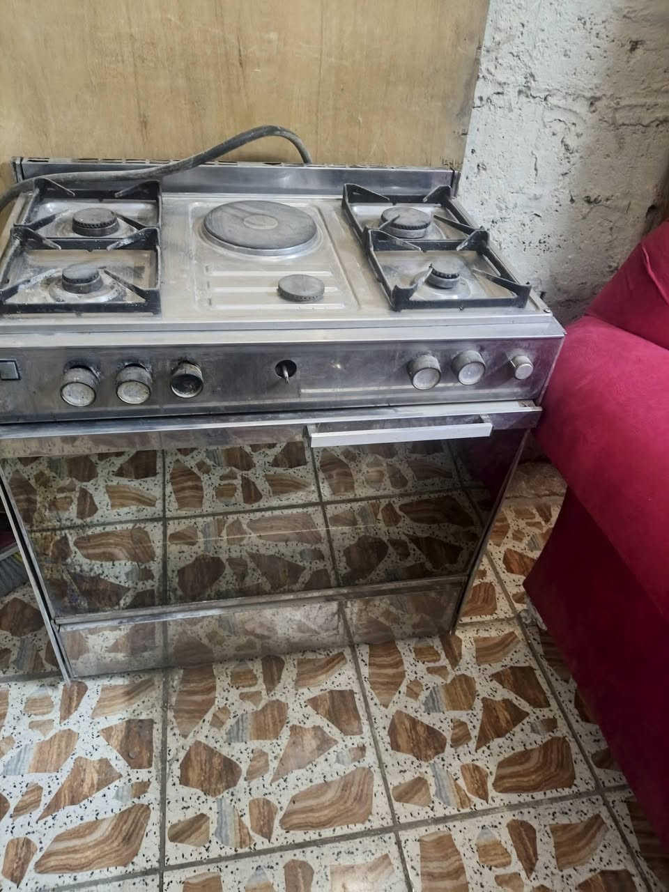 أغراض للبيع كلمن اسعره ***********البكان المحمودية حي الموظفين
