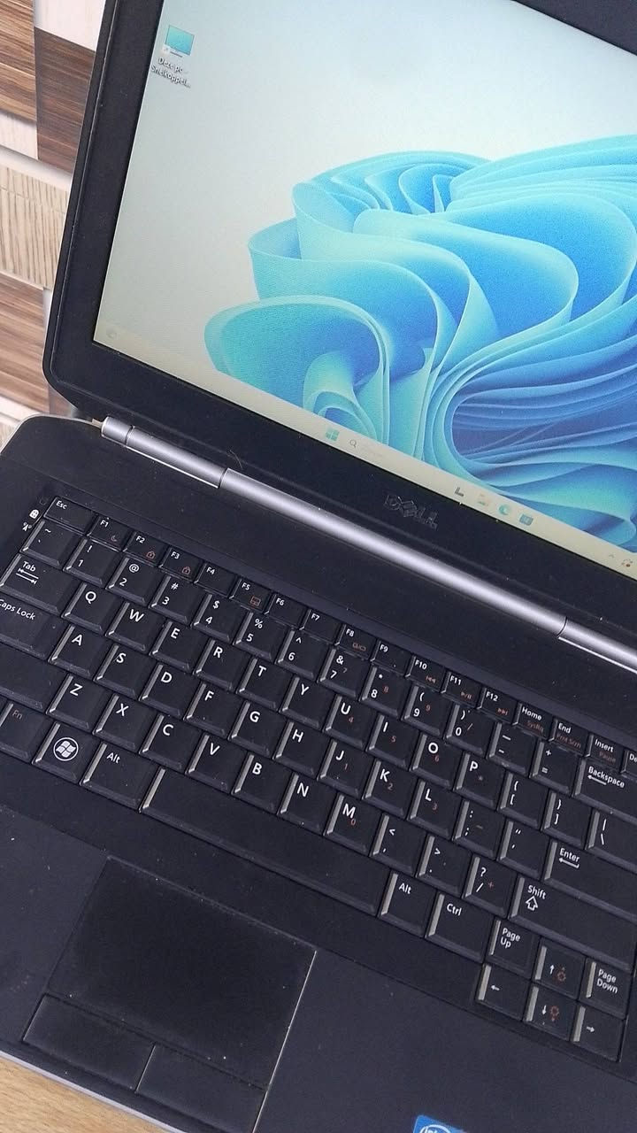 السلام عليكم لابتوب بالة نظيف 
Ssd 
الجيل الثاني
14 أنج
ويندوز 11
80 ألف 
توصيل كل المحافضات 5 الاف


**إذا كنت صاحب هذا الإعلان وتريد حذفه لأي سبب، رجاءا أرسل رسالة إلى الدعم الفني**