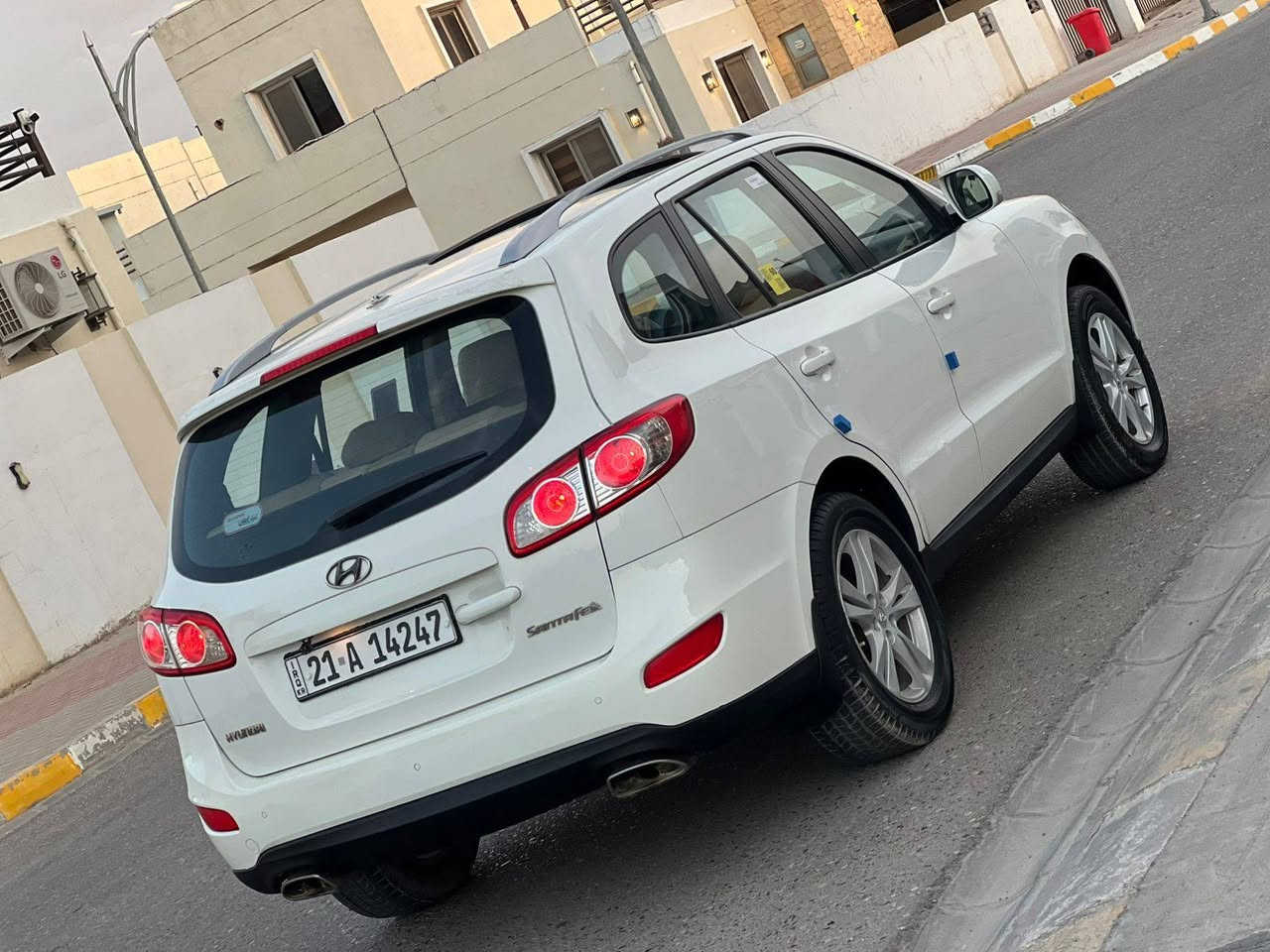 يالله السلام عليكم...
نقد فقط اعتذر ع الاقساط والوعده والمرواس
بسعر مناسب 143$وبيها مجال بسيط لشراي
هونداي سنتافي وارد خليجي الموديل 2011الون ابيض السياره مكفوله كفاله عامه من الصبغ والتبديل والبارد والحالوب مكينه 2400دوش المرغوب بدون صرف او صوت او بخار كير بدون عيب السياره جديده. واحلا من الصور ماشيه 167كم  مواصفات :
داخل عسلي
سلايت روف
3قطع تبريد
7راكب
صاج ملكي
بلاجكتور بلادي
تحكم ستيرن
اواكس
يو اس بي
اشاره بالمري
مري شفط
ويل كب كروم
4دسك
ارضيه جلد
كشن جك 
كامره خلفيه
دبل كزوز 
كير/محرك/صدر/تخم تاير/تبريد/تدفئه/ارضيه جلد/دوشمه/كهربائيات/باتري كله جديد وبالشرط 
رقم سليمانيه(21) دولي الجديد سنويه جديده لل 2030هزه جديده براد شرط التحويل والغرامات
عنوان السياره صلاح الدين-تكريت-القادسيه الخاص مغلق للاستفسار:***********
