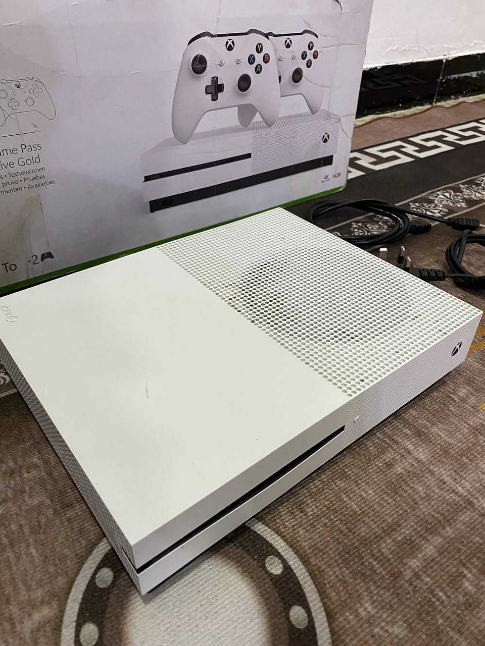 اكس بوكس وان اس واحد تيرا نسخة ال4K كامل ملحقاته فقط جوستك مابي الجهاز بي حساب بي العاب مملوكة مفتوح تنظيف فقط اي خلل مابي تفحص وتاخذه السعر 165 الف مكاني بغداد الدوره
وعندي توصيل🚚


**إذا كنت صاحب هذا الإعلان وتريد حذفه لأي سبب، رجاءا أرسل رسالة إلى الدعم الفني**