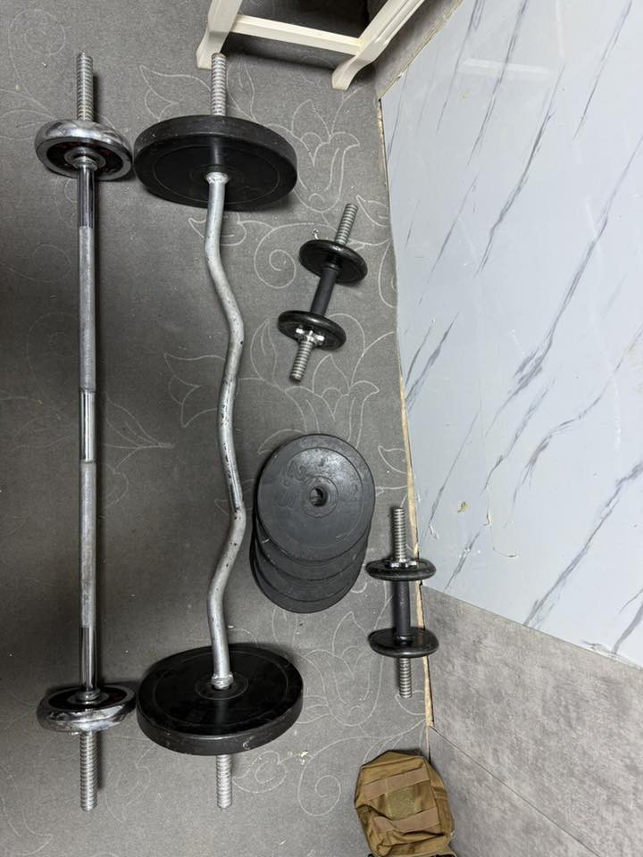 للبيع
مسطبه
6 اقراص 2.5كيلو
قرصين 5كيلو
4 اقراص 1 كيلو
بحاله ممتازه
الاتصال  ‭0780 349 6648‬ مامتواجد عالفيس
