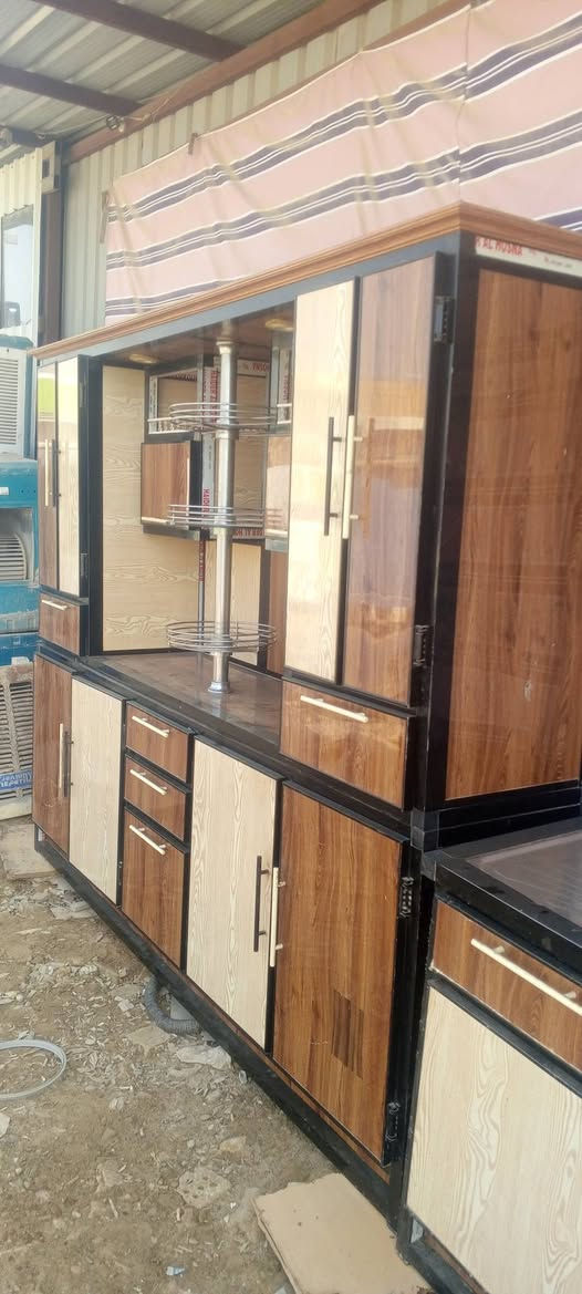 كاونتر مترين ونص حطاطه فول نضافه عنوان كاطون رحمه قرب افران دبي مراسله صفحه وتصال ***********
