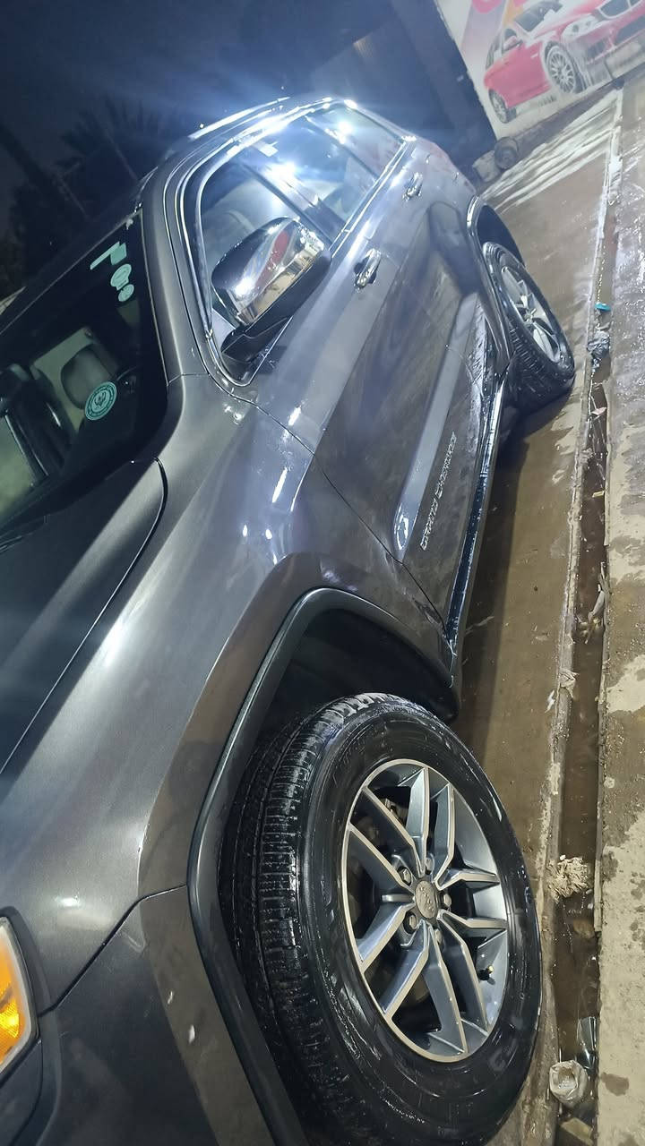 جيب لاريدو موديل 16 امريكي كلين سيارة شرط محرك كير ممفتوح بسمي كلش حلوه السيارة حدادية جديدة خلفي امامي مراوس هم ترهم مكان سيارة بغداد الكاضمية السعر 205رقم***********
