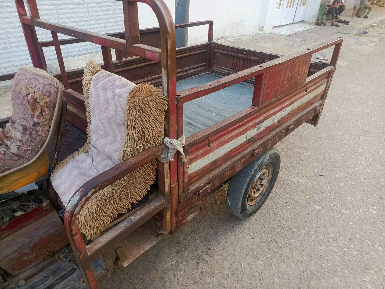 سلام عليكم ستوته البيع موديل 2010وراق اصولي شاصي مكفول بدي نضيف محركه نشيط شغال  بس يرادله تجفيت يدخن  فقط سعره 900وبيه مجال شراي ينتصل على رقم مكاني العماره الماجديه  ***********
