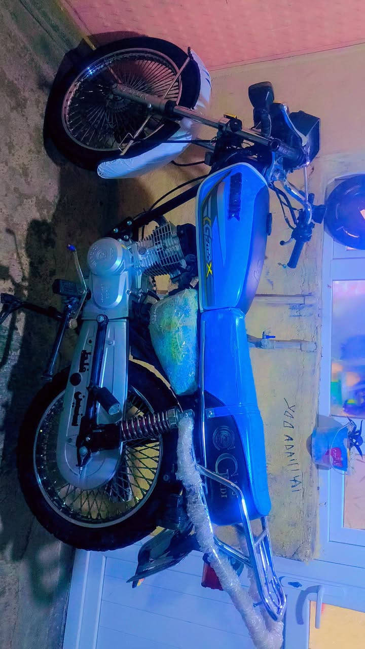 دراجه للبيع سونيك موديل 23 السع 600 وبيها مجال والشراي خابر ***********
