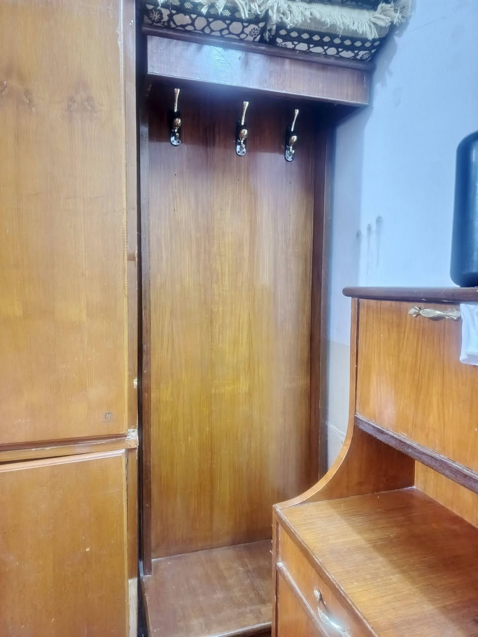 غرفه للبيع ب 300 ‏‪***********‬‏
