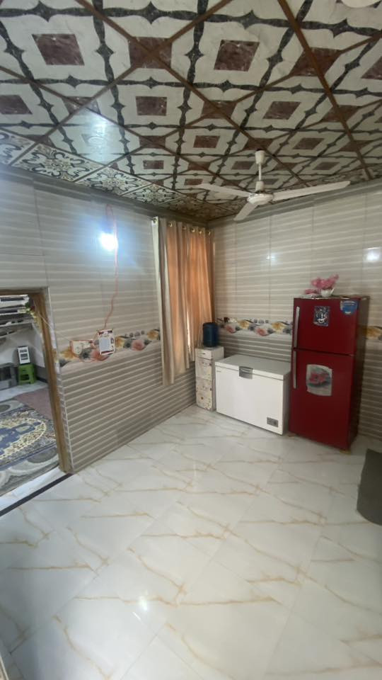 🏠 دار سكنية للبيع (بناء طابوق + سقف عكادة)
نوع البناء: بناء طابوك بالكامل.
السقف:  عكادة.
المساحة: 132 م.
التفاصيل الداخلية:
غرفة نوم + هول + مطبخ.
استقبال واسع (ناقص لبخ فقط).
 (حمام + تواليت).
الخدمات :
الفرع مصبوب .
مجاري كامله .
بوري (إسالة) واصل لباب البيت .

📍 العنوان: بابل - الحلة - الحمزة الغربي (حي الإمام) - قرب سيد حبيب على ربيانة - الفرع المقابل لبيت (وعد مالك الكصاب).
📞 للتواصل والاستفسار:
***********
*********** 

(متوفر واتساب في حال عدم الرد على المكالمات)
