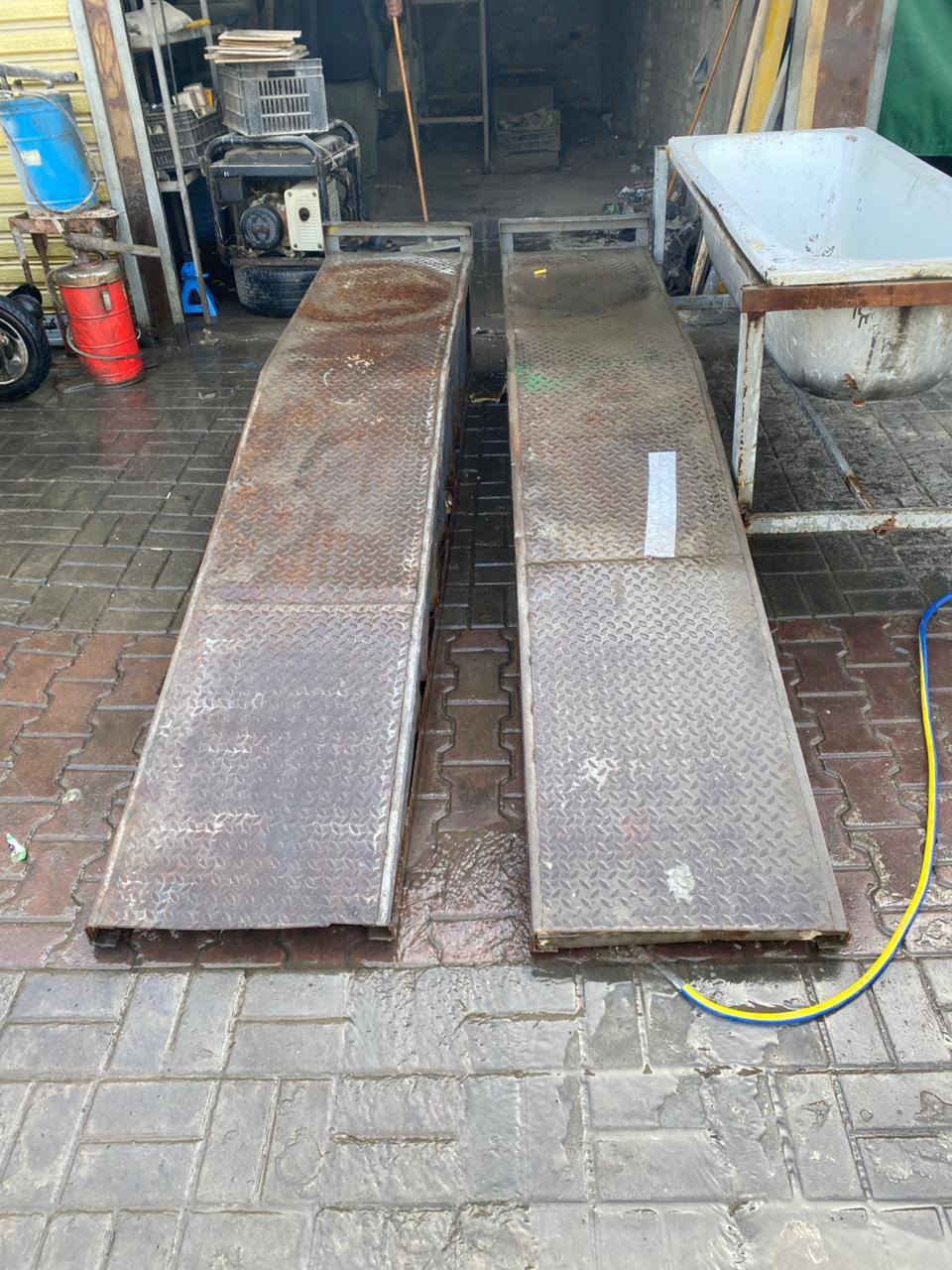 السلام عليكم من رخصة الآدمن المحترم للبيع رمبات عدد اربعه الطول 3امتار حديد چنل ثقيل شرط تصعد تريله عليهن سعر الزوج 300 مستعجل عل بيع تفريغ محل 
الرقم للاتصال 
***********
