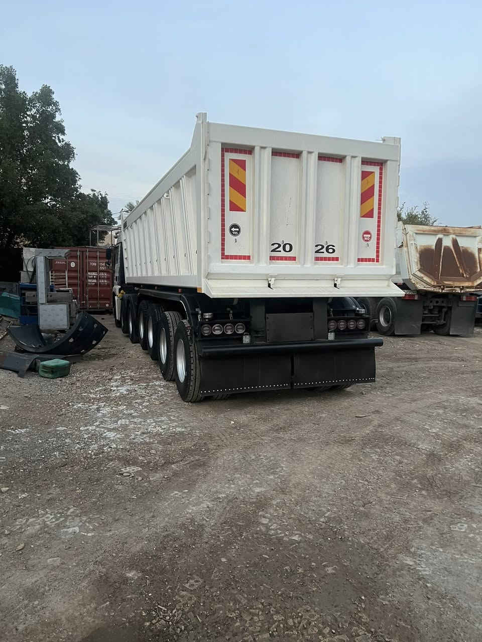 مان موديل ٢٠٠٤ بم ونوزل مكينه٤٦٠ گير اوتماتيك مربوطة قلاب ٤ دنگير رقم سنوية هزه جديد سليمانية للاستفسار ***********
