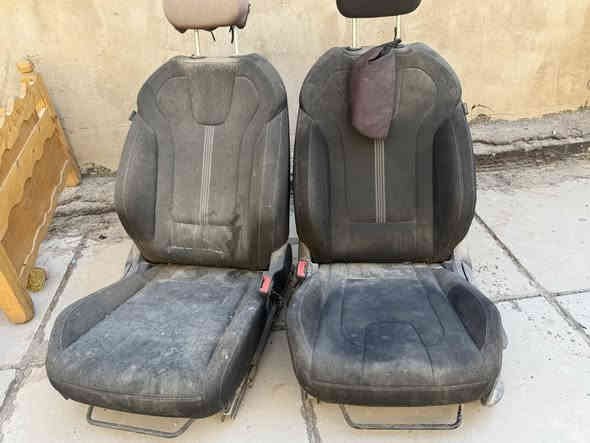 كشنات النترا 2021.2022.2023.2024.2025 مخمل زوج جدد السعر 150 الف للزوج للستفسار ***********
