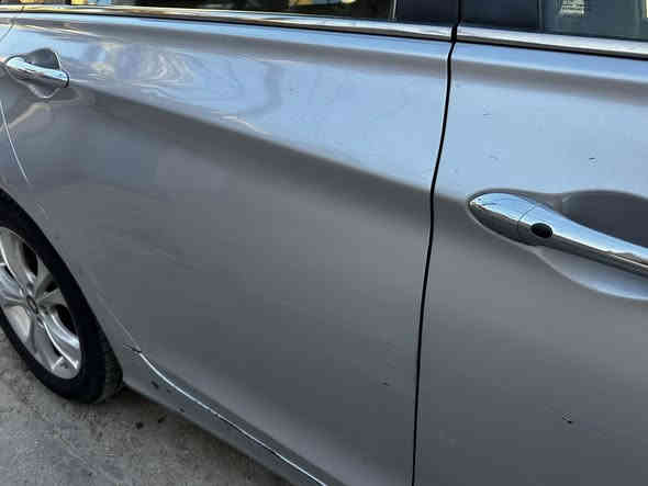 للبيع سوناتا موديل 2013 فول مواصفات امريكي حادث بنيد فقط بدون دواخل محرك 2400 جي دي السيارة بدون صبغ تبريد شغال رقم بغداد. 
السعر 11500 العنوان بغداد الكرخ 
***********
