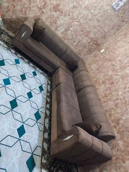 ديوان 7مقاعد تسكام وقوي ثكيل تكمه نضيف جدا نفس البصوره سعره 170يوجد توصيل داخل كربلاء ***********
