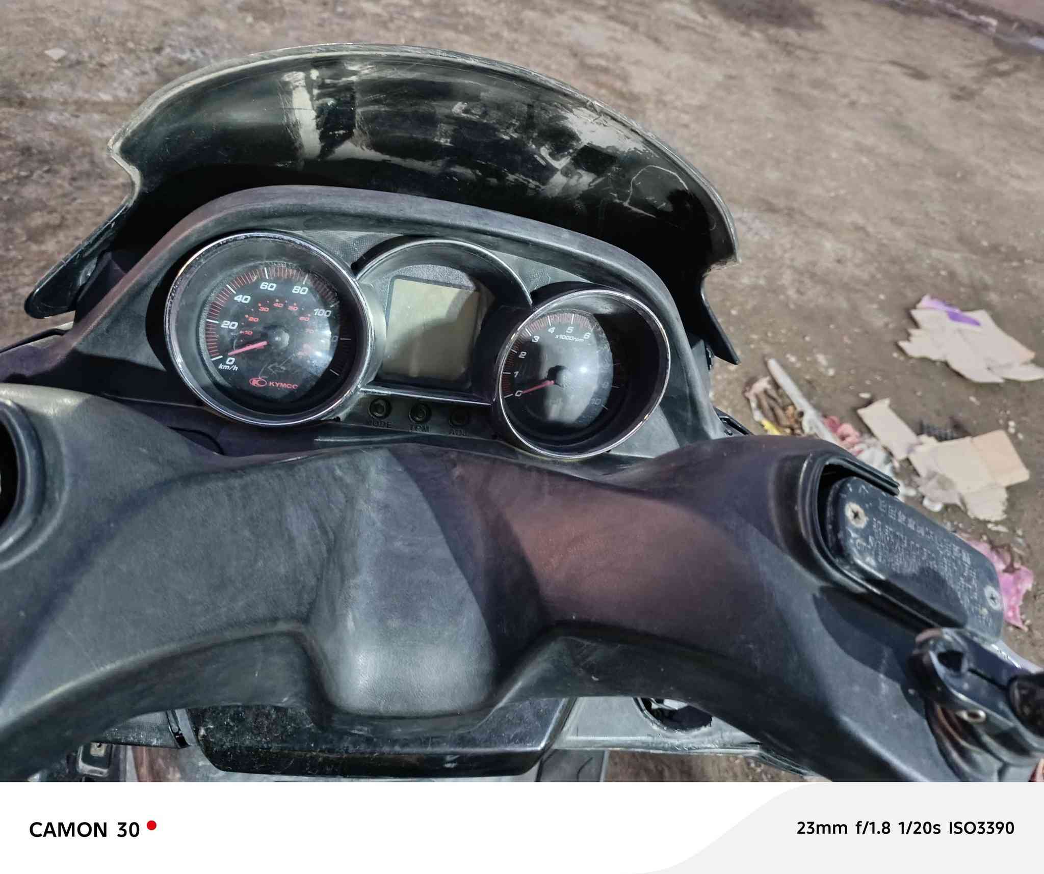 السلام عليكم هاي الدراجه للبيع ابيع كوم حديد
مكان بغداد جسر الفرنسي ***********
